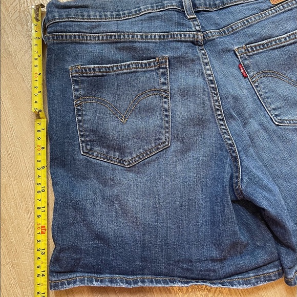 Levis Jean shorts - Picture 2 of 5